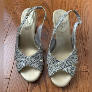 Summertime sling wedge heel sandals,synthetic, comfortable size 7, pebble design